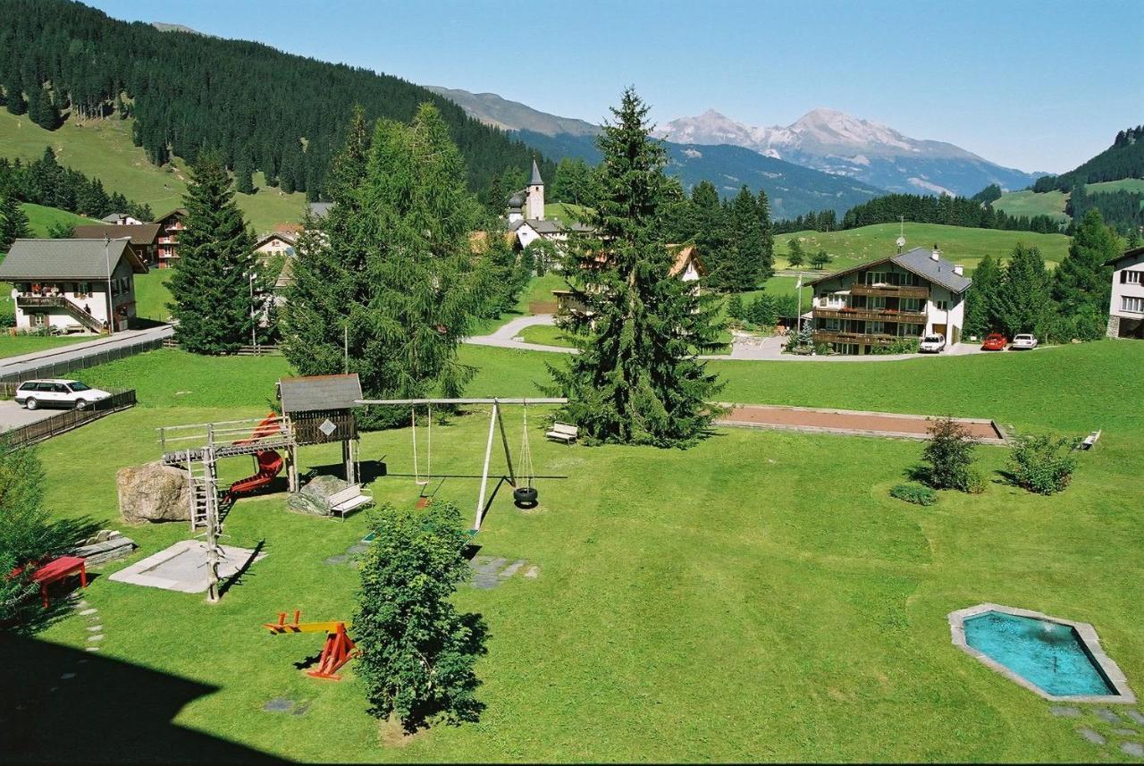 Hotel Alpina Parpan Exteriör bild