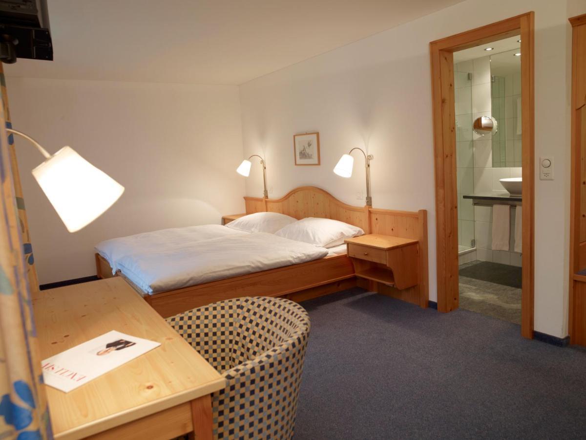 Hotel Alpina Parpan Exteriör bild