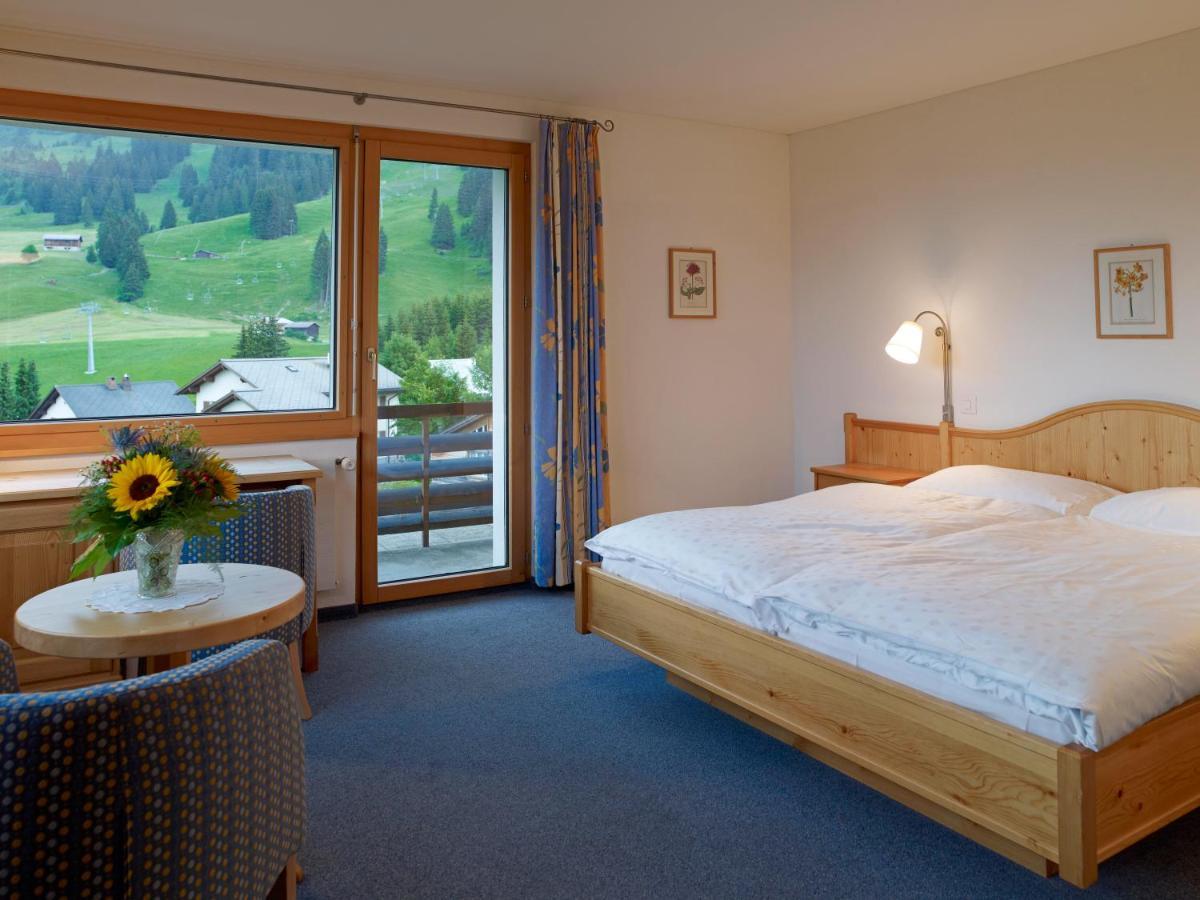 Hotel Alpina Parpan Exteriör bild