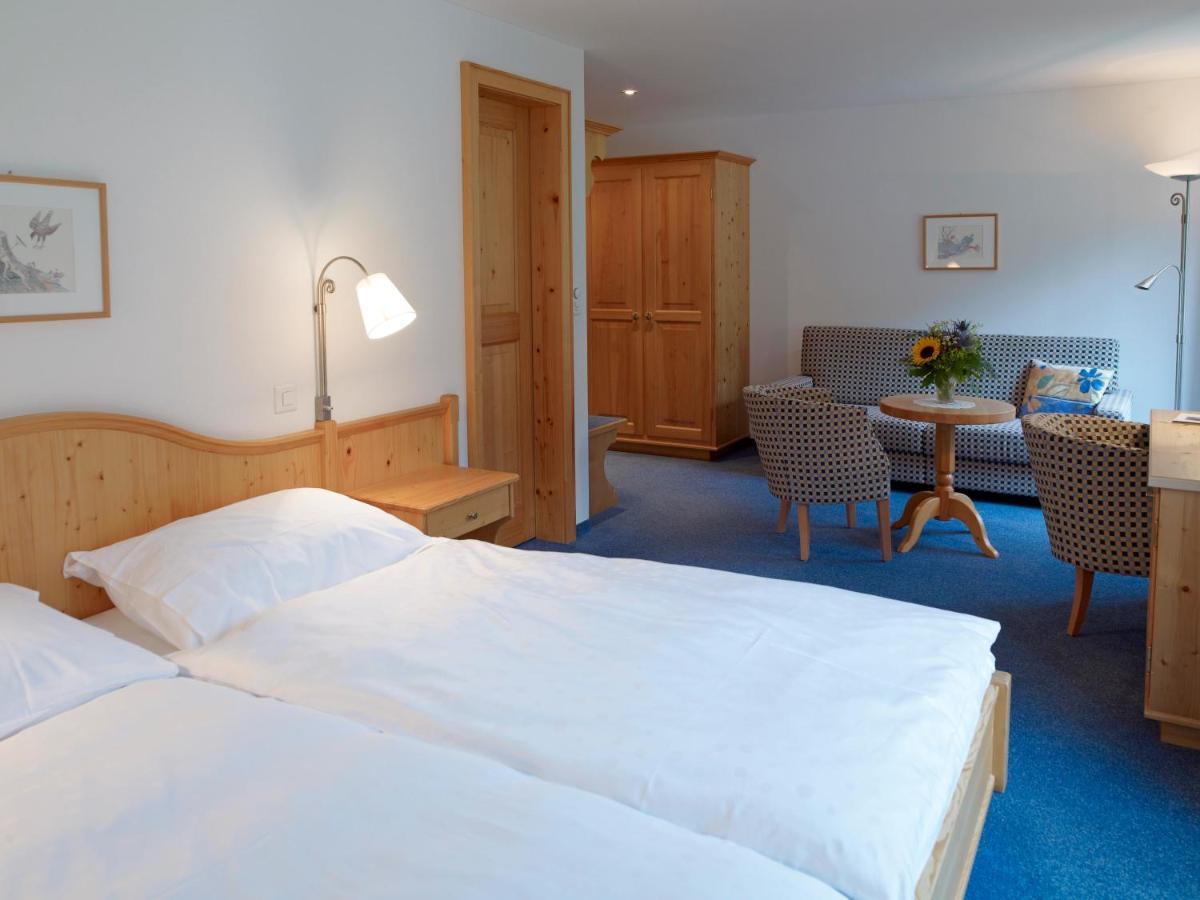 Hotel Alpina Parpan Exteriör bild