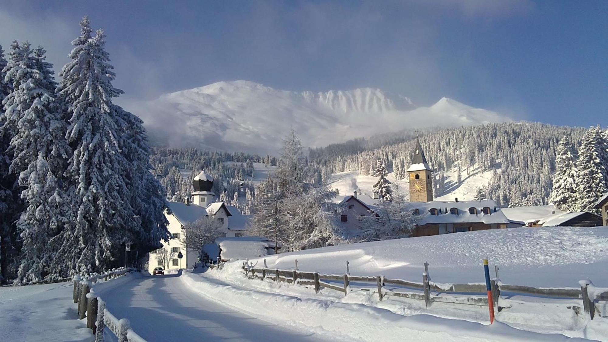 Hotel Alpina Parpan Exteriör bild