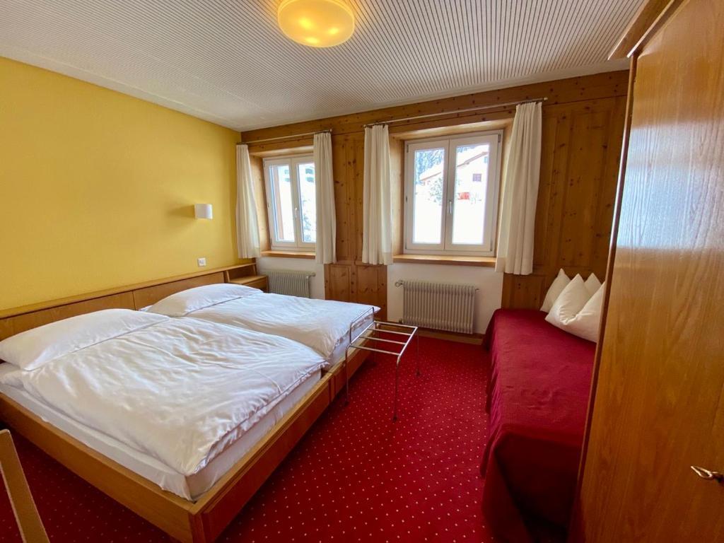 Hotel Alpina Parpan Exteriör bild