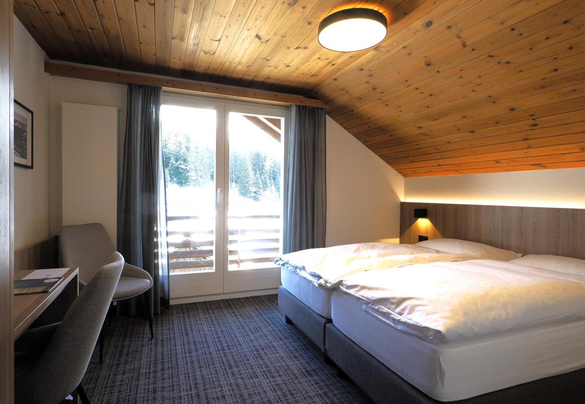 Hotel Alpina Parpan Exteriör bild