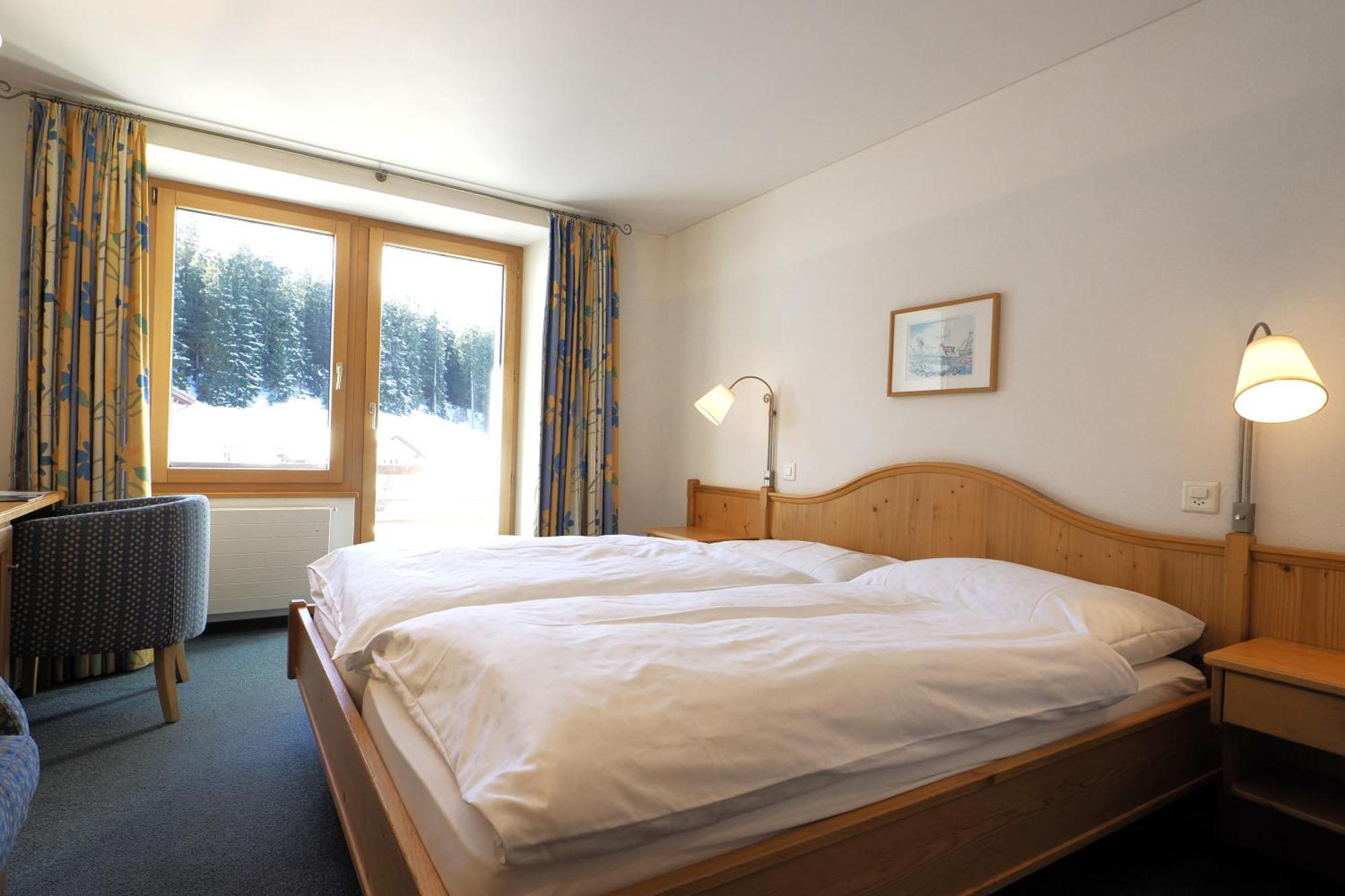Hotel Alpina Parpan Exteriör bild