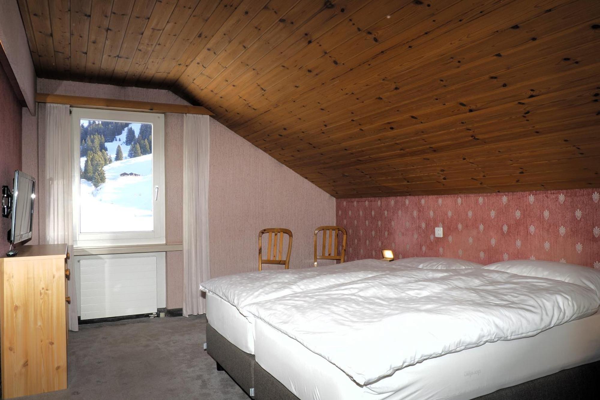 Hotel Alpina Parpan Exteriör bild