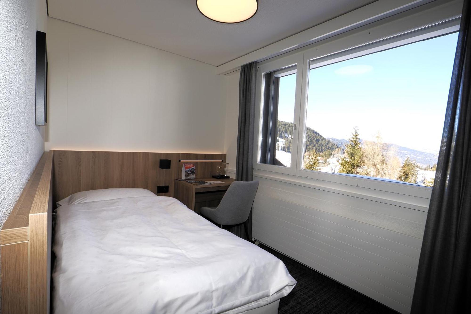 Hotel Alpina Parpan Exteriör bild